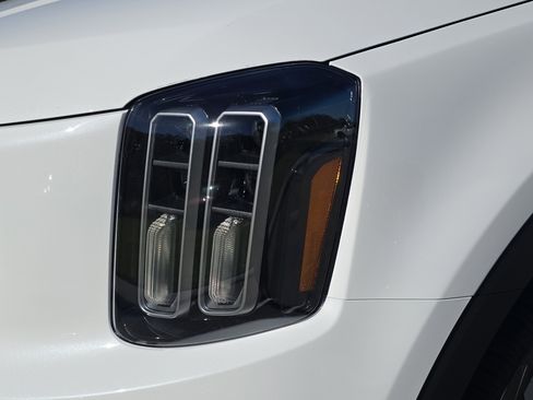 New 2025 Kia Telluride EX w/ EX Captain's Chair Package image 10
