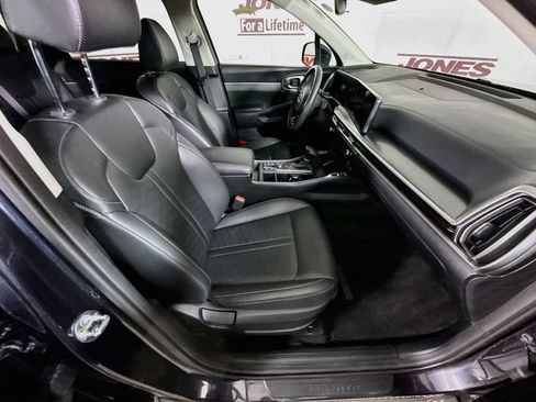 Certified 2025 Kia Sorento S AWD/4WD image 31