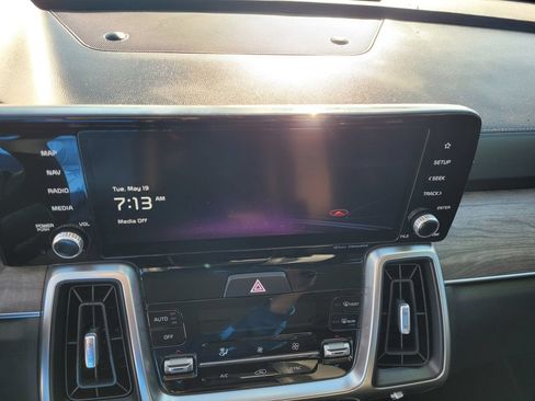Used 2022 Kia Sorento S AWD/4WD image 12