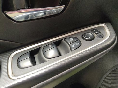 Used 2020 Nissan Versa SR image 27