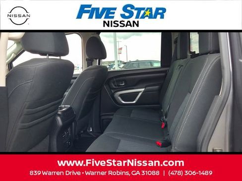 Used 2017 Nissan Titan SV RWD image 6