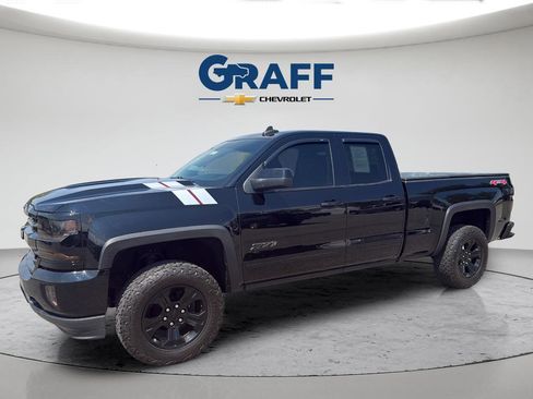 Used 2017 Chevrolet Silverado 1500 LT w/ Midnight Edition AWD/4WD image 2