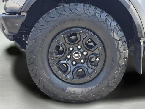 Used 2022 Ford Bronco Wildtrak AWD/4WD image 11