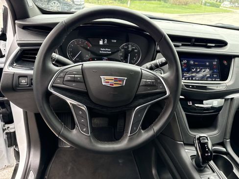 Used 2025 Cadillac XT5 Premium Luxury image 28