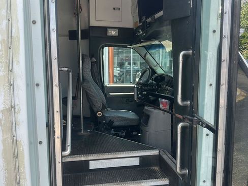 Used 2003 Ford E-450 and Econoline 450 RWD image 23