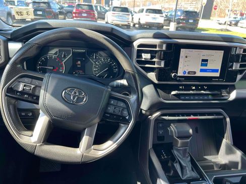 Used 2022 Toyota Tundra SR5 w/ SR5 Convenience Package image 30