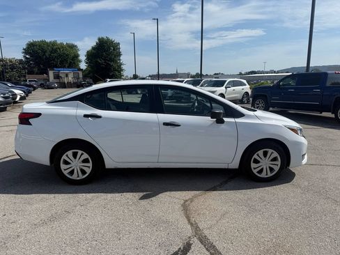 Used 2023 Nissan Versa S FWD image 6