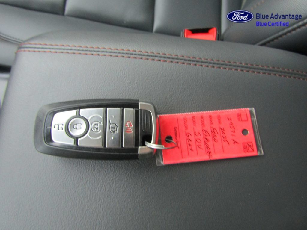 Certified 2025 Ford Explorer Active w/ Active Comfort Package AWD/4WD image 41