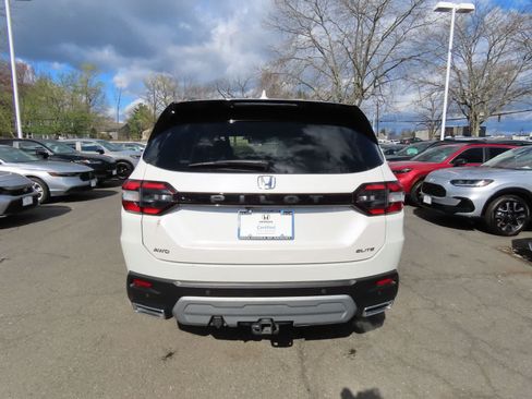 Used 2025 Honda Pilot Elite image 5