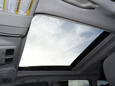 Used 2015 Subaru Forester 2.5i Limited image 19