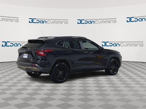 Used 2025 Chevrolet Trax ACTIV w/ Sunroof Package FWD image 8