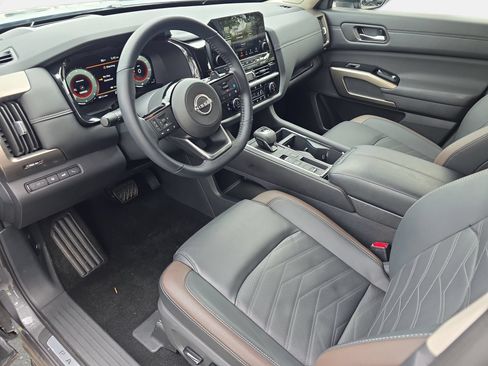Used 2025 Nissan Pathfinder Platinum w/ Cargo Package FWD image 16