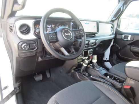 Certified 2024 Jeep Wrangler Sport AWD/4WD image 15