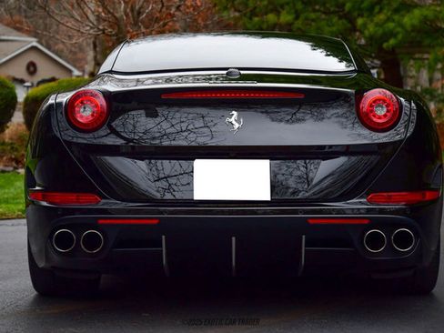 Used 2016 Ferrari California T image 15