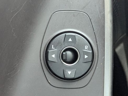 Used 2018 Hyundai Santa Fe SE image 27