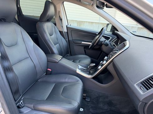 Used 2015 Volvo XC60 T5 AWD/4WD image 27
