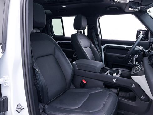 Used 2023 Land Rover Defender 110 X-Dynamic SE image 41