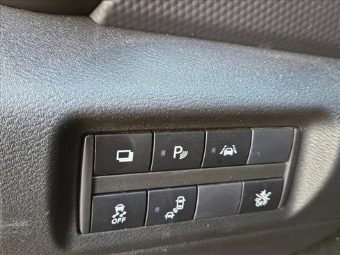 Used 2023 Nissan Kicks S image 10