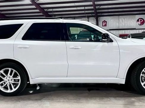 Used 2024 Dodge Durango GT RWD image 2