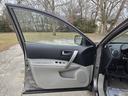 Used 2010 Nissan Rogue SL w/ Premium Pkg AWD/4WD image 13