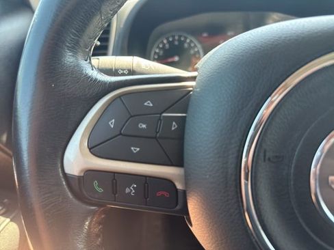 Used 2017 Jeep Renegade Latitude AWD/4WD image 22