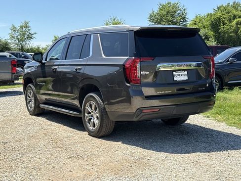 Used 2021 GMC Yukon SLE AWD/4WD image 3