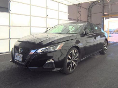 Used 2021 Nissan Altima 2.5 SR image 1
