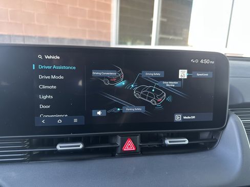 Used 2025 Hyundai Ioniq 5 SE RWD image 25