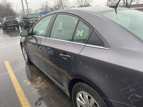 Used 2011 Chevrolet Cruze LT image 8