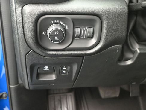 New 2026 RAM 1500 4x4 Crew Cab image 21
