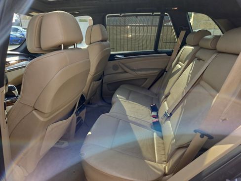 Used 2011 BMW X5 xDrive50i image 41