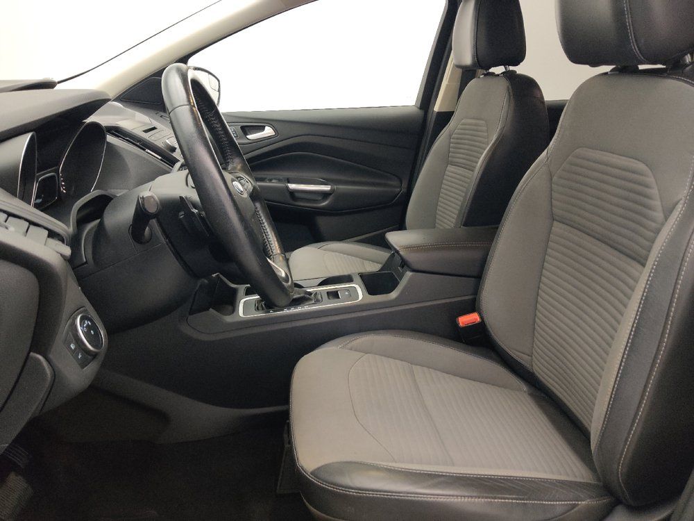Used 2017 Ford Escape SE w/ SE Sport Appearance Package FWD image 17