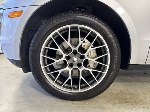 Certified 2018 Porsche Macan S AWD/4WD image 13
