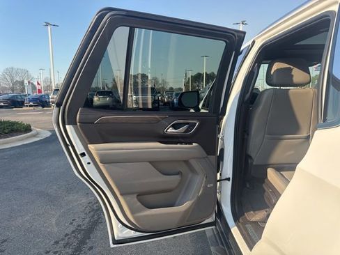 Used 2023 Chevrolet Tahoe LT w/ Luxury Package image 16