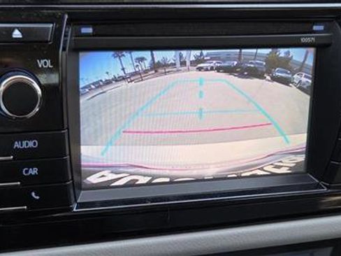 Used 2016 Toyota Corolla LE FWD image 12
