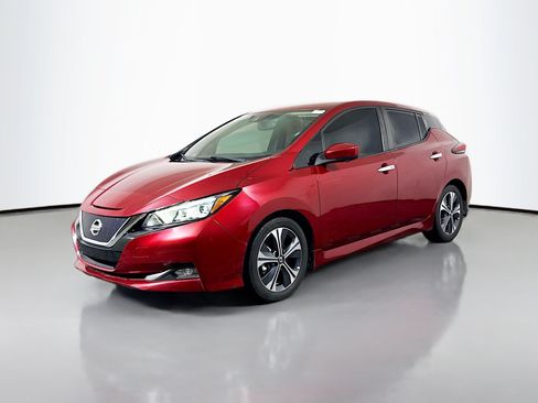 Used 2021 Nissan Leaf SV w/ SV Technology Package FWD image 4