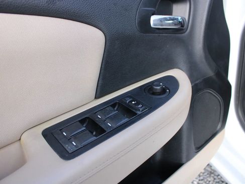 Used 2012 Chrysler 200 Touring w/ Sun/Sound Group image 14