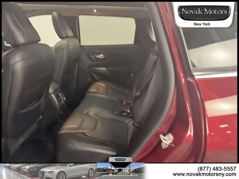 Used 2021 Jeep Cherokee Limited AWD/4WD image 12