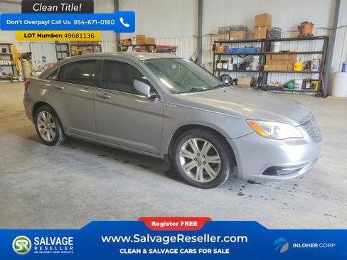 Used 2013 Chrysler 200 Touring FWD image 5