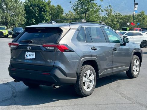 Used 2021 Toyota RAV4 XLE AWD/4WD image 3