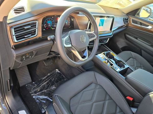 New 2026 Volkswagen Atlas SE image 11
