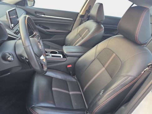 Used 2025 Nissan Altima 2.5 SR FWD image 14