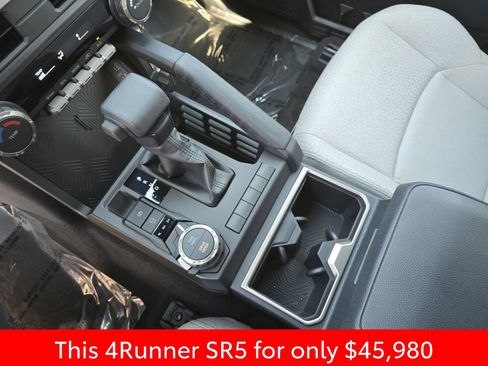 Used 2026 Toyota 4Runner SR5 AWD/4WD image 31