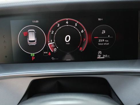 Used 2025 Volkswagen Tiguan SE FWD image 11