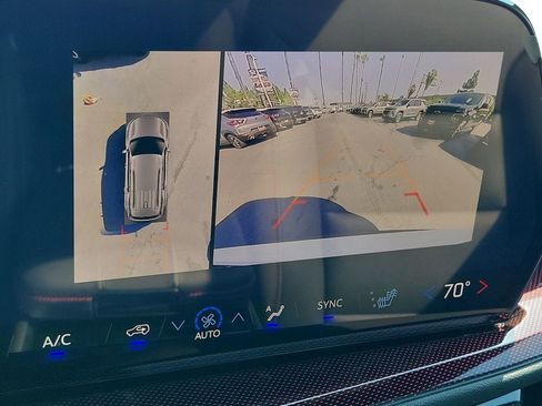 New 2026 Chevrolet Traverse Z71 image 9