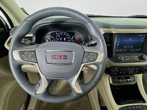 Used 2023 GMC Acadia Denali AWD/4WD image 16