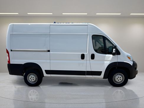 Used 2024 RAM ProMaster 1500 w/ Convenience Group FWD image 9