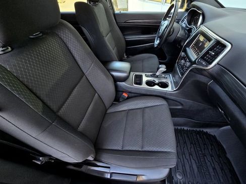 Used 2021 Jeep Grand Cherokee Laredo image 18