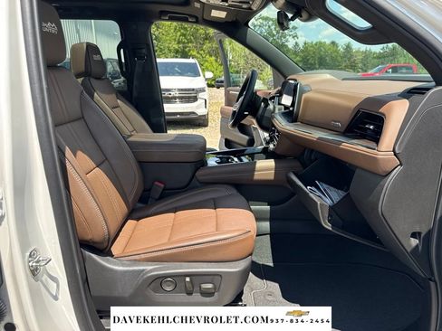 Used 2025 Chevrolet Suburban High Country w/ Sun And Tow Package AWD/4WD image 48