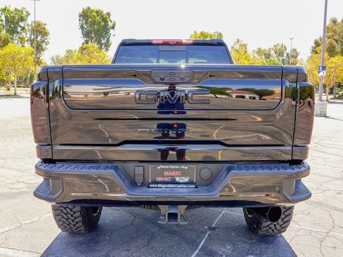 New 2026 GMC Sierra 2500 Denali w/ Denali Reserve Package AWD/4WD image 8